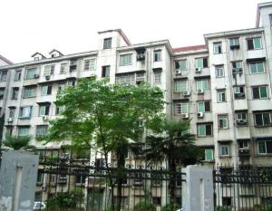 前进路长运宿舍 南北通透,采光好 装修好,环镜优美 近地铁 视野好,诚心出售