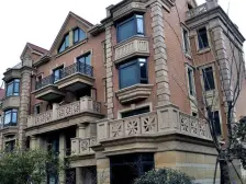 采光充足,中式风格,小区中心位置,主卧朝南