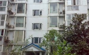 利民巷2号 3室1厅 东南