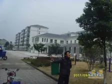 采香泾花园小户型,楼层不错采光不遮挡,纯毛坯