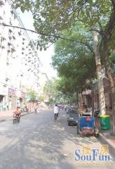 佘山路15号化纤厂分厂宿舍南北通透,采光好装修好,环镜优美视野好,诚心出售
