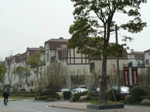 小区相关图