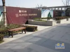 电梯房,主卧朝南,交通便利,精装修