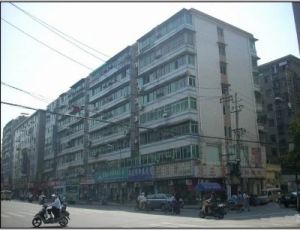 师大南路56号省人防宿舍南北通透,采光好近地铁视野好,诚心出售