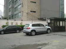 四号线海伦路地铁口,精装三房,高区看外滩三件套