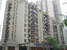 卫生间全明,小区景观位置,小区中心位置,主卧朝南