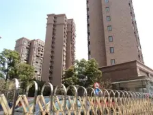 09年次新小区 6层电梯小洋房 50平花园免费送