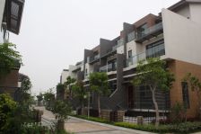 户型方正,中高间楼层采光好,朝南看小区园林景观