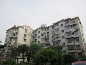 东吴新村3楼中装独库出口好两室朝南。