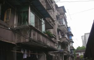 南京西路286号电视机厂宿舍 南北通透,采光好 装修好,环镜优美 周边匹套完善,,出行方便