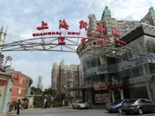 卫生间全明,大开间,小区入口附近,品质小区