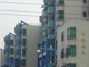 房子东向,采光通风好,楼下大型商城和地铁口