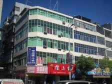 出门就是梦时代家乐福地铁口 ,南北通透,全天采光充足