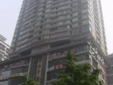 位于三峡广场,莎小 地理位置优越,出行方便配套成熟