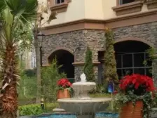 圣天湖东岸两室,业主装修,诚心出售