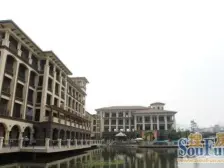 带露台洋房正四室二厅双卫实木家具