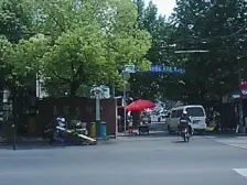 工农路往里地理位置比较好 楼下就是沿街商铺