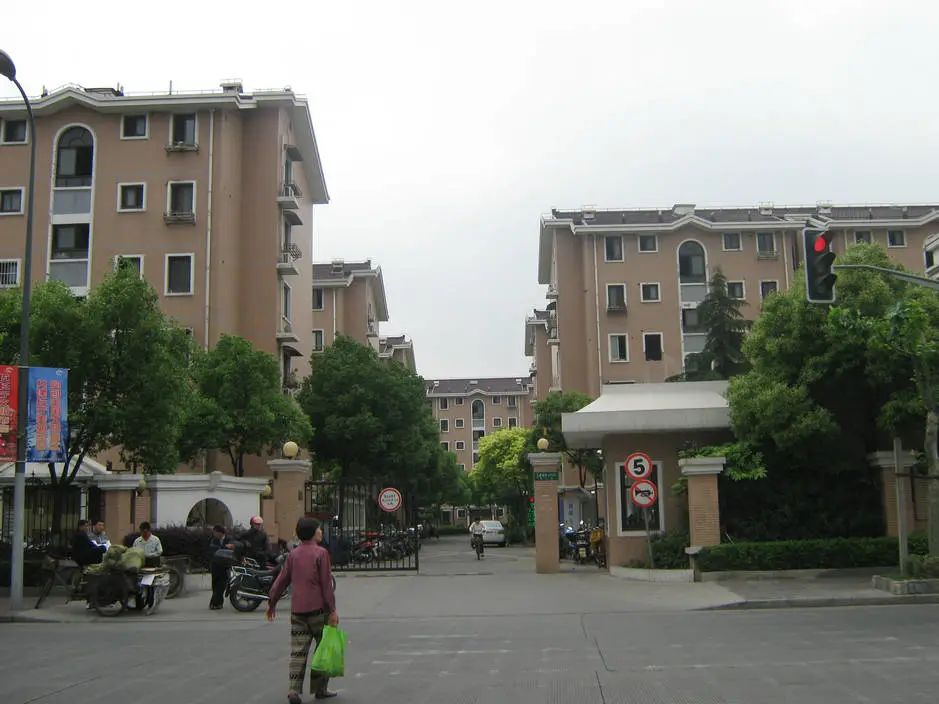 小区相关图