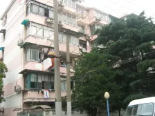 此房满五年,功能间窗户朝外的全明户型通透,看房方便