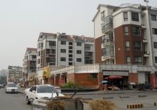 此房户型南边通透,前面是多层,全天采光,老证