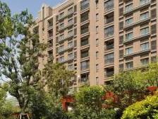 南临河,飞机户型三房,9线+联络线,房龄新,有车位