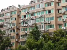 现状是舒适大两室,后期可做大三房+南北三阳台+双卫+诚意出售