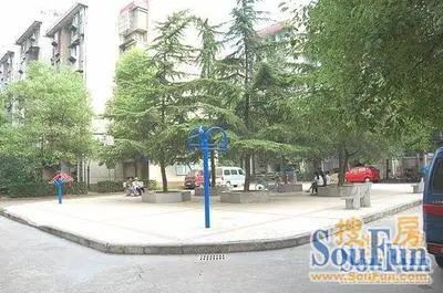 桃花路省一建宿舍实景图