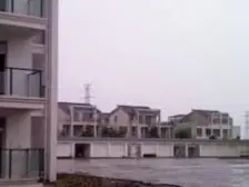 5号线地铁口,二房朝南,视野开阔,全天采光。