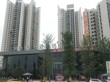 亚马逊看中庭中间楼层三房拎包入住