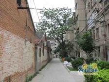 锁金村低楼层靠地下交通非常之近,精装修全明3房1厅诚意出售