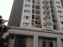 城南步行街 轻轨站楼上 精装小户型