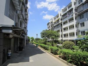 房东想换其他房子,家境好......