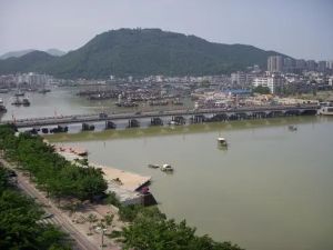 银农公寓 4室2厅 东南