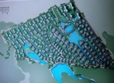 此房是大山地独栋地上两层,院子大概300平左右,