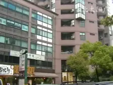 3.5米层高,1万/平装修标准,两梯两户,各付各税,看房方便