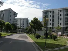 临港新片区 近宝龙万达 楼梯中间楼层 两房诚意出售