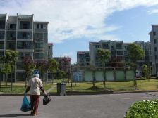 临港万达旁2公里,飞机户型,好楼层