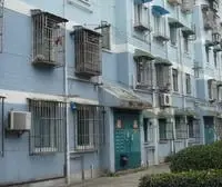 18号线精装大两房 中间楼层 南北双窗采光好 无竞品