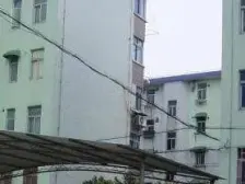 小区花园位置小三房,近地铁,精装修