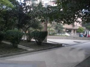 西区名宅3室1厅东南