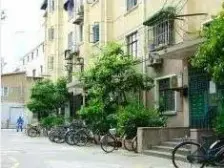 常熟路D铁站50米 衡复历史保护区 精装修 南北通透交通便捷