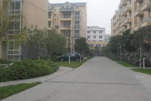 昊天苑4室2厅南