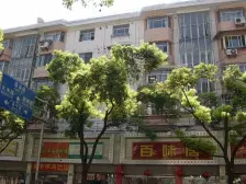 主卧朝南,中式风格,得房率高,繁华地段