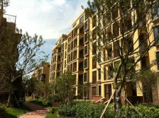 地铁200米,一梯两户刷卡电梯两房,推窗见绿北面泳池