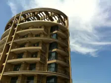 电梯中高层,采光视野好,满五only,毛坯空关