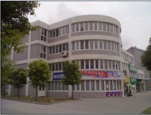 五山家园,精装修大套三房,中间楼层诚心出售