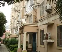 满五年,非顶楼,高得房率,实用三房。