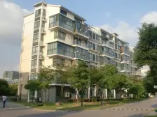 满五税费少,实际使用面积200多平方,业主诚心..