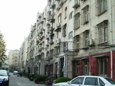 一楼带院子全民楼下是电瓶车车库挑高不潮湿