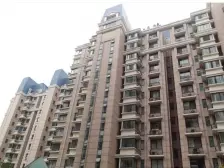 新华板块,板式南北通三房,小区位置安静楼层视野开阔